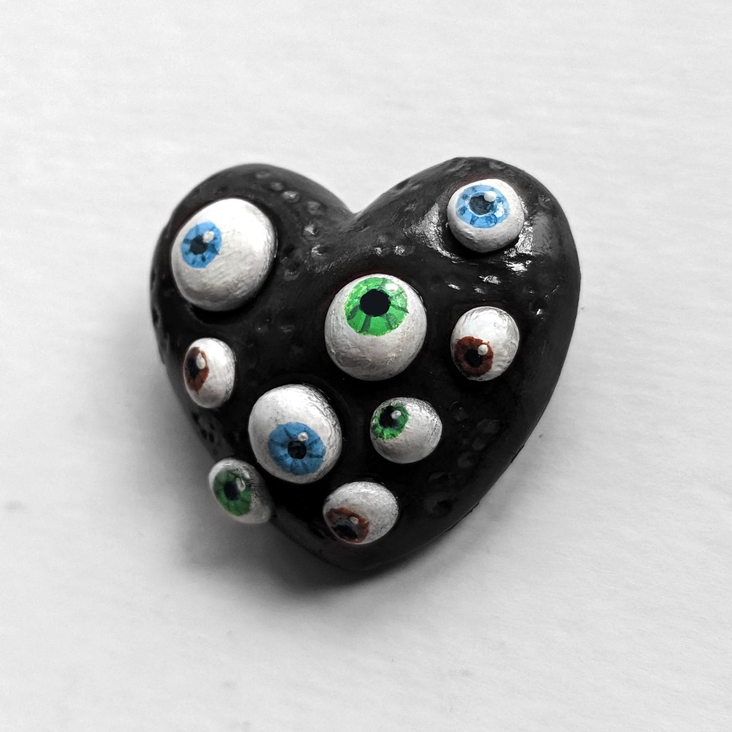 All-seeing Heart brooch | Handmade pin in creepy horror beserk inspired style (MADE TO ORDER)