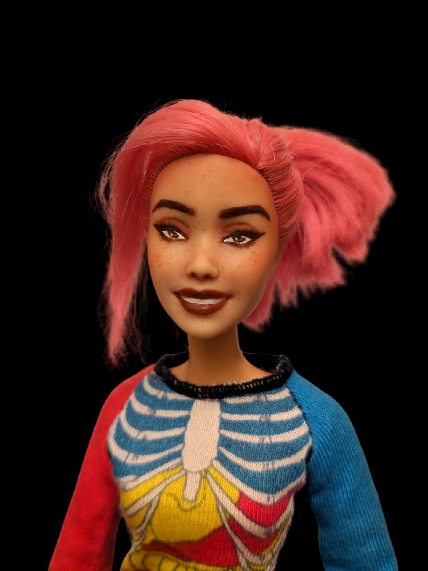 CHRISTY | ooak art doll - repainted doll with articulated body and pink hair