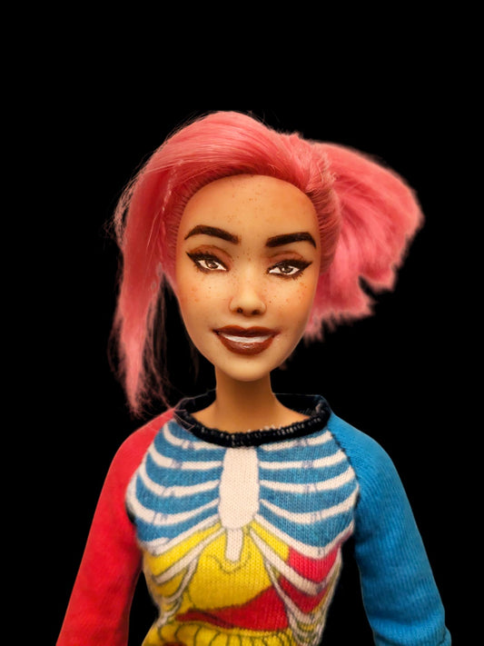 CHRISTY | ooak art doll - repainted doll with articulated body and pink hair